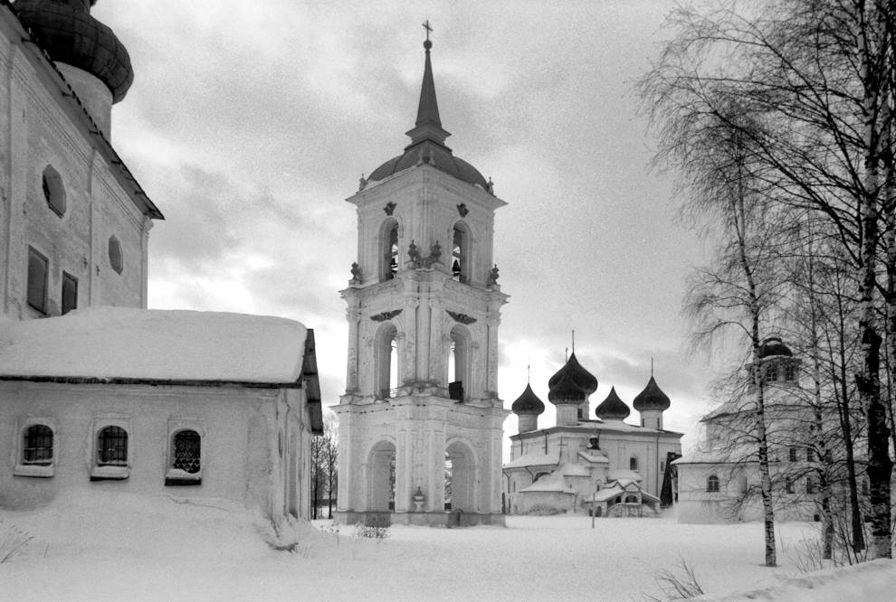 Каргополь, г.
Россия. Архангельская обл.. Каргопольский р-н
Соборная колокольняСоборная пл.
1998-03-01
© Фотография Уильяма Брумфилда