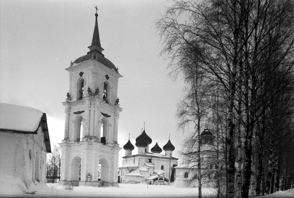 Каргополь, г.
Россия. Архангельская обл.. Каргопольский р-н
Соборная колокольняСоборная пл.
1998-03-01
© Фотография Уильяма Брумфилда