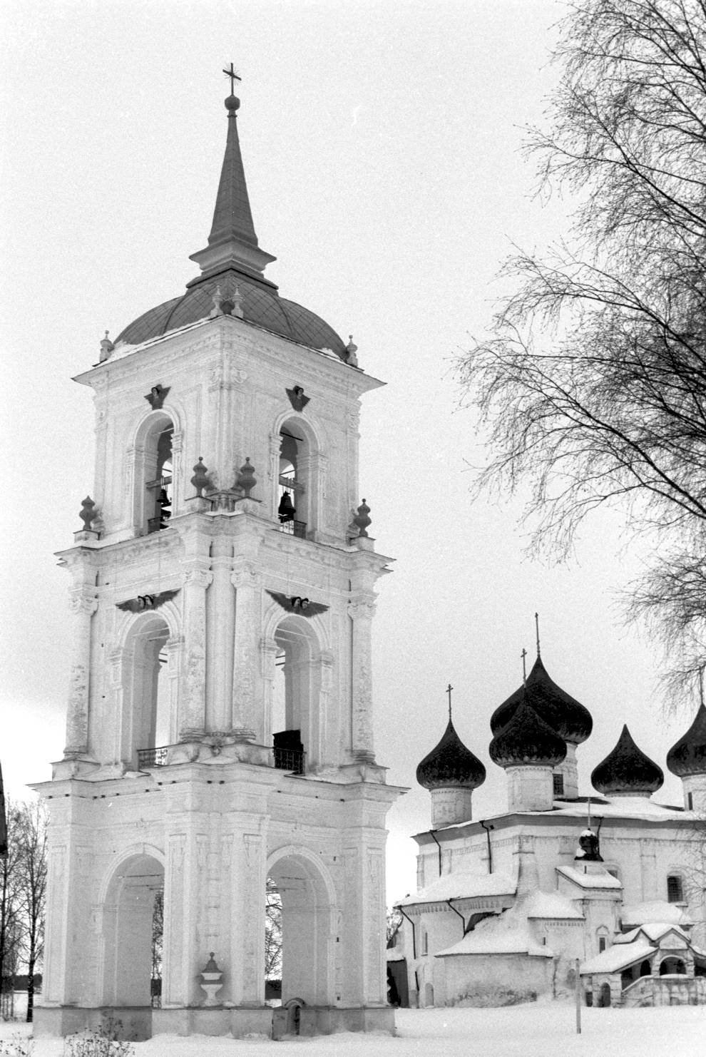 Каргополь, г.
Россия. Архангельская обл.. Каргопольский р-н
Соборная колокольняСоборная пл.
1998-03-01
© Фотография Уильяма Брумфилда