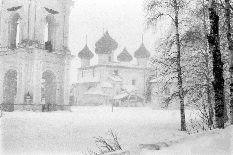 Kargopol
Russia. Arkhangelsk Region. Kargopol District
Cathedral of the Nativity of ChristBaranov embankment
1998-03-01
© Photograph by William Brumfield