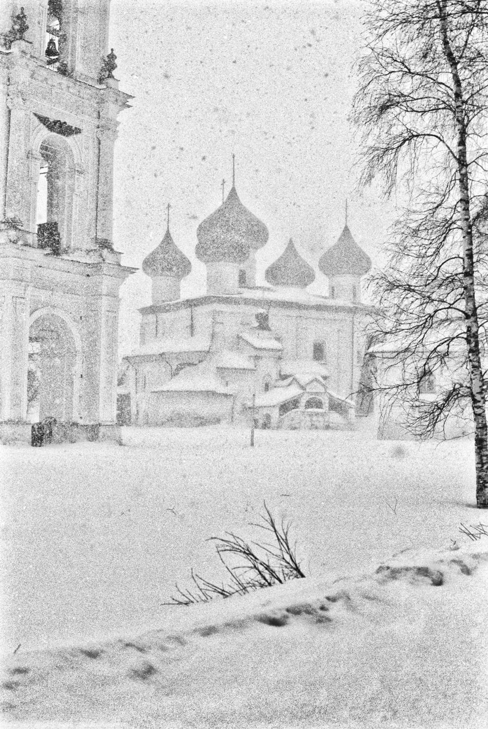 Kargopol
Russia. Arkhangelsk Region. Kargopol District
Cathedral of the Nativity of ChristBaranov embankment
1998-03-01
© Photograph by William Brumfield