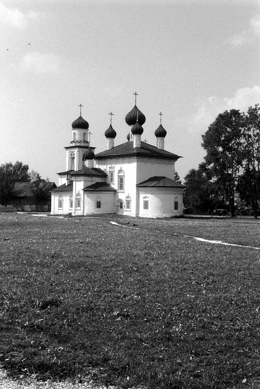 Каргополь, г.
Россия. Архангельская обл.. Каргопольский р-н
Церковь Рождества Пресвятой БогородицыЛенина ул. 32
1998-06-15
© Фотография Уильяма Брумфилда