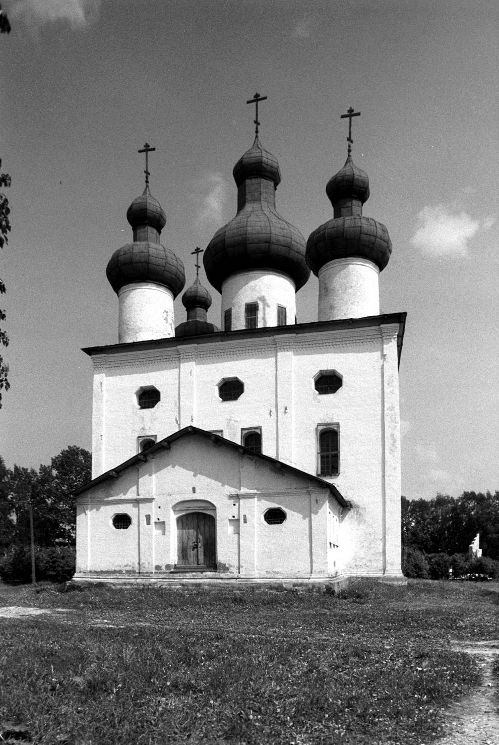 Kargopol
Russia. Arkhangelsk Region. Kargopol District
Church of the Nativity of John the BaptistSobornaia Square
1998-06-15
© Photograph by William Brumfield