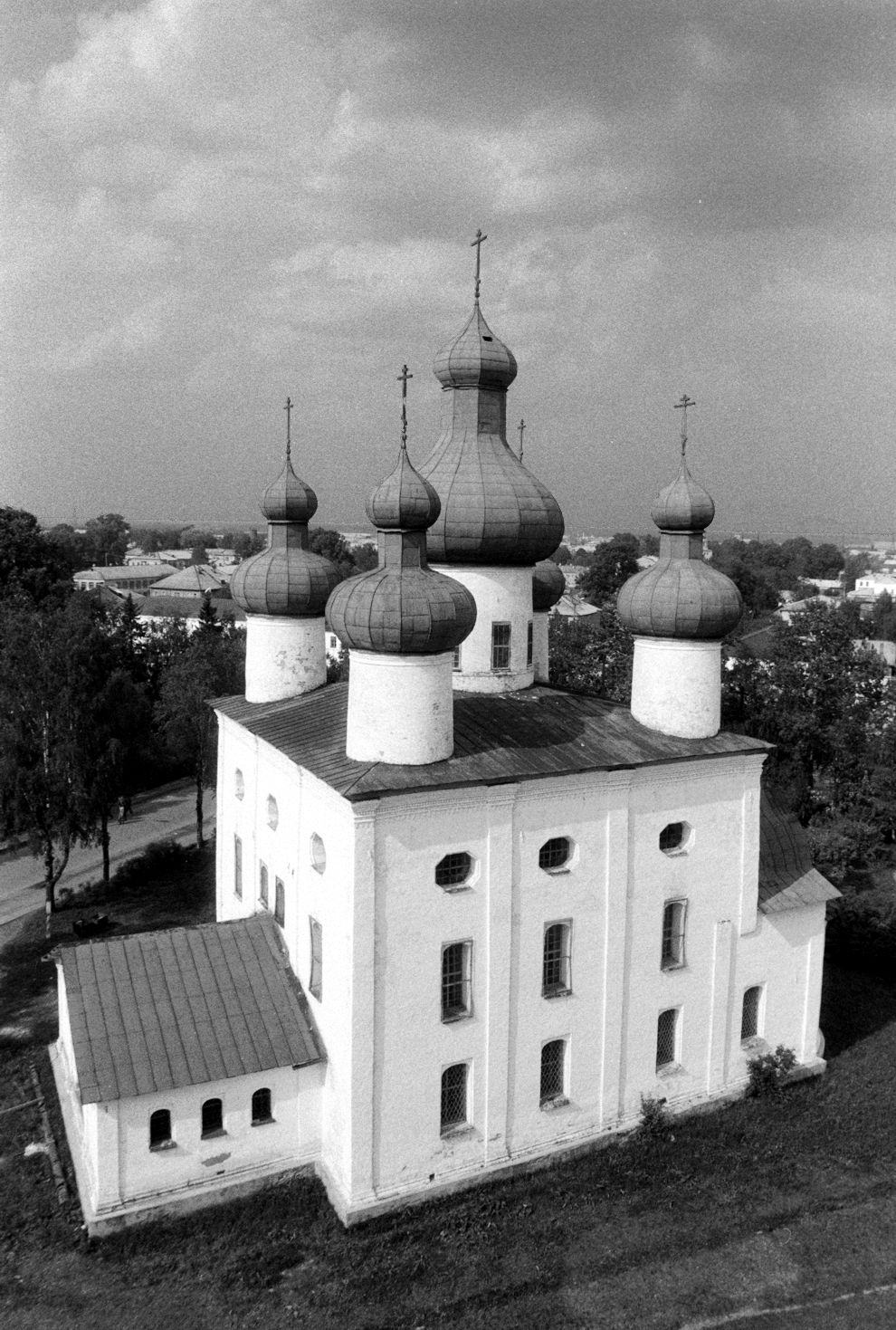 Kargopol
Russia. Arkhangelsk Region. Kargopol District
Church of the Nativity of John the BaptistSobornaia Square
1998-06-15
© Photograph by William Brumfield