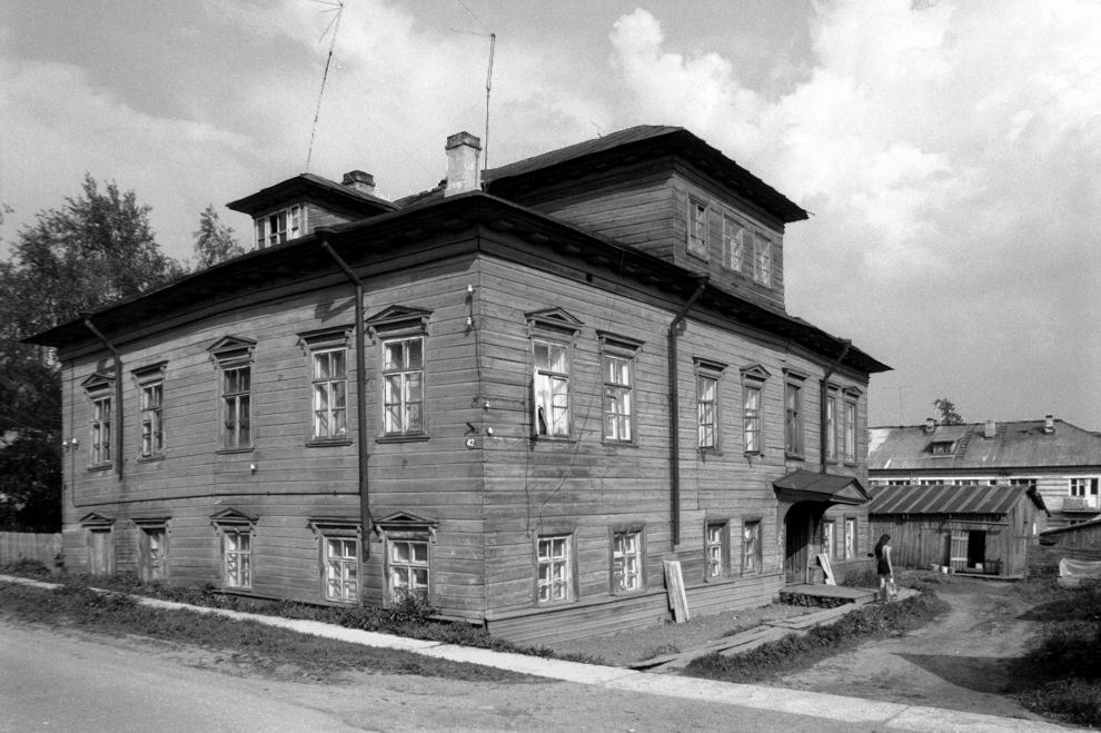 Kargopol
Russia. Arkhangelsk Region. Kargopol District
Serkhov house, 19 c.
1998-06-15
© Photograph by William Brumfield