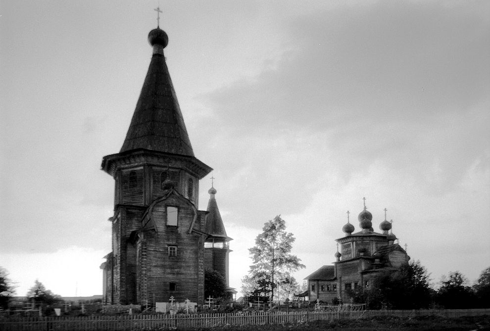 Лядины (Гавриловская), с. (Печниковское МО)
Россия. Архангельская обл.. Каргопольский р-н
Лядинский погост
1998-06-16
© Фотография Уильяма Брумфилда