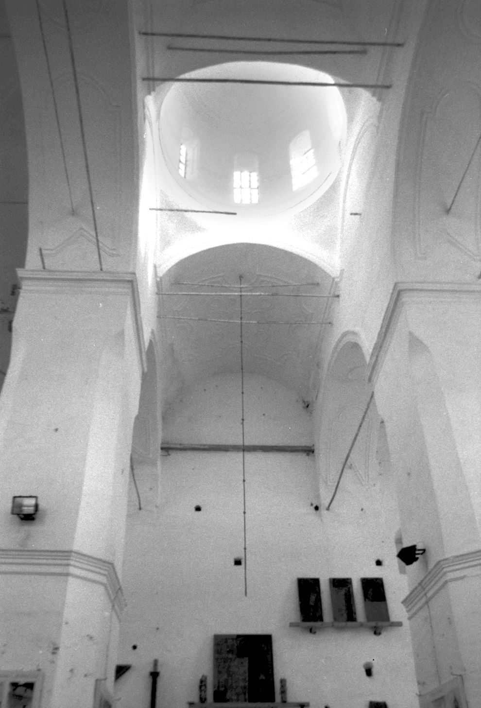 Kargopol
Russia. Arkhangelsk Region. Kargopol District
Church of the Nativity of John the BaptistSobornaia Square
Interior
1998-06-17
© Photograph by William Brumfield