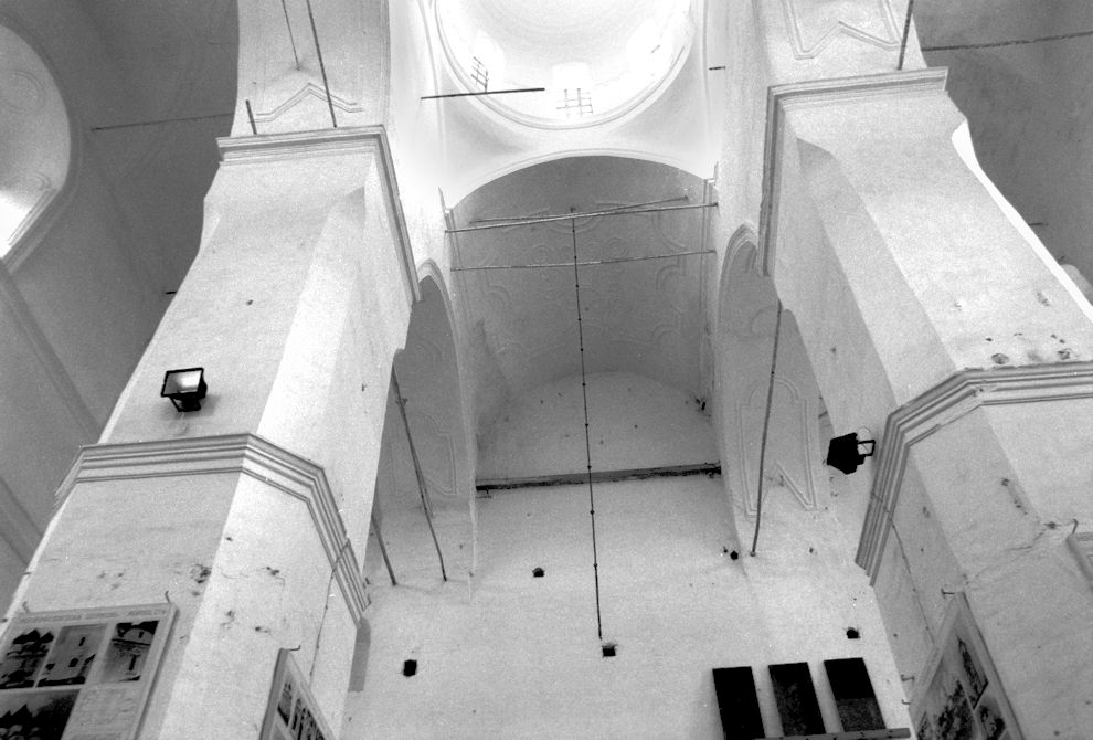 Kargopol
Russia. Arkhangelsk Region. Kargopol District
Church of the Nativity of John the BaptistSobornaia Square
Interior
1998-06-17
© Photograph by William Brumfield