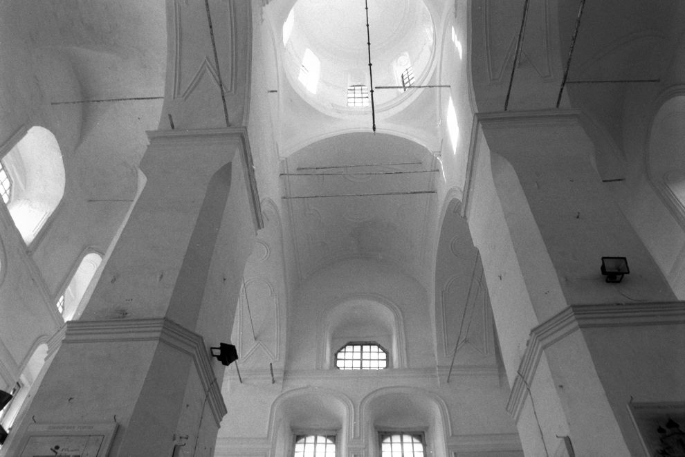 Kargopol
Russia. Arkhangelsk Region. Kargopol District
Church of the Nativity of John the BaptistSobornaia Square
Interior
1998-06-17
© Photograph by William Brumfield