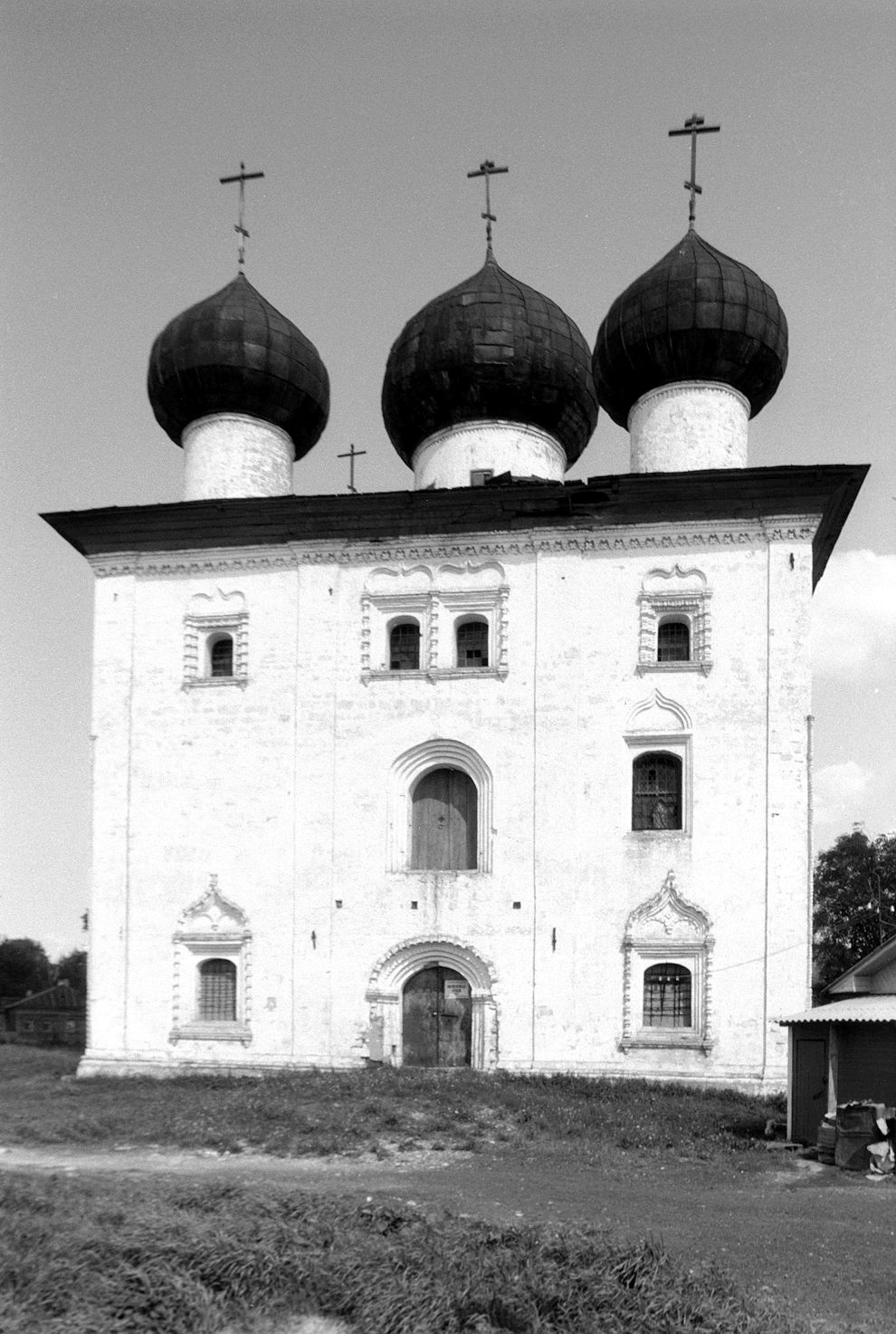 Kargopol
Russia. Arkhangelsk Region. Kargopol District
Churches of the AnnunciationStaraia Torgovaia square
1998-06-17
© Photograph by William Brumfield