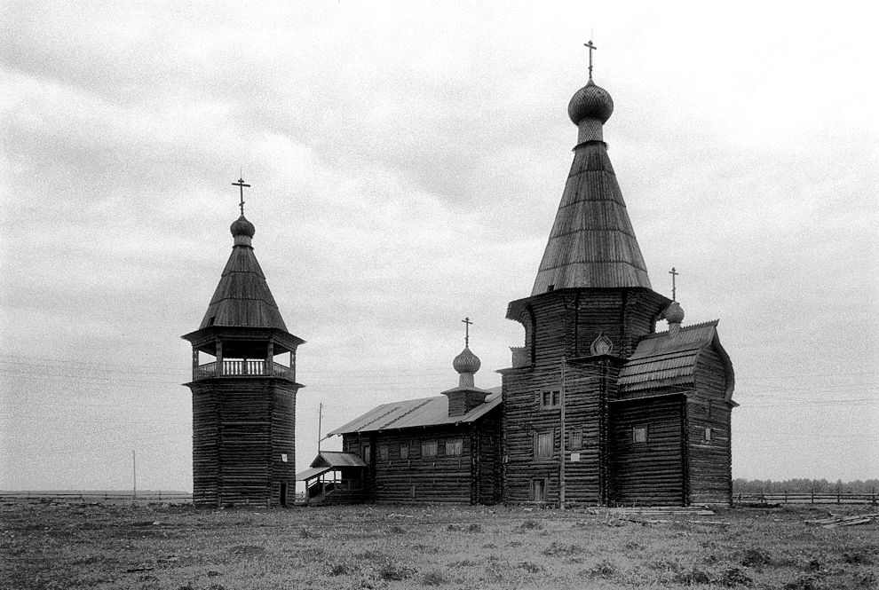 Saunino
Russia. Arkhangelsk Region. Kargopol District
Church of Saint John Chrysostome
1998-06-20
© Photograph by William Brumfield