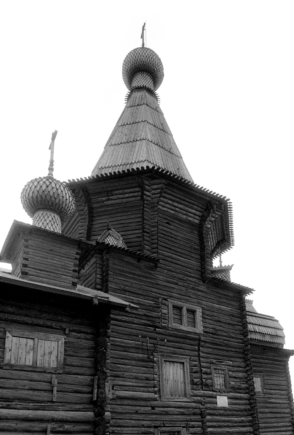 Saunino
Russia. Arkhangelsk Region. Kargopol District
Church of Saint John Chrysostome
1998-06-20
© Photograph by William Brumfield