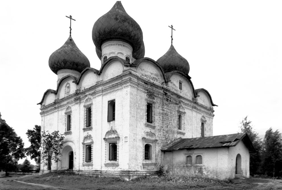 Kargopol
Russia. Arkhangelsk Region. Kargopol District
Church of the Resurrection
1998-06-23
© Photograph by William Brumfield