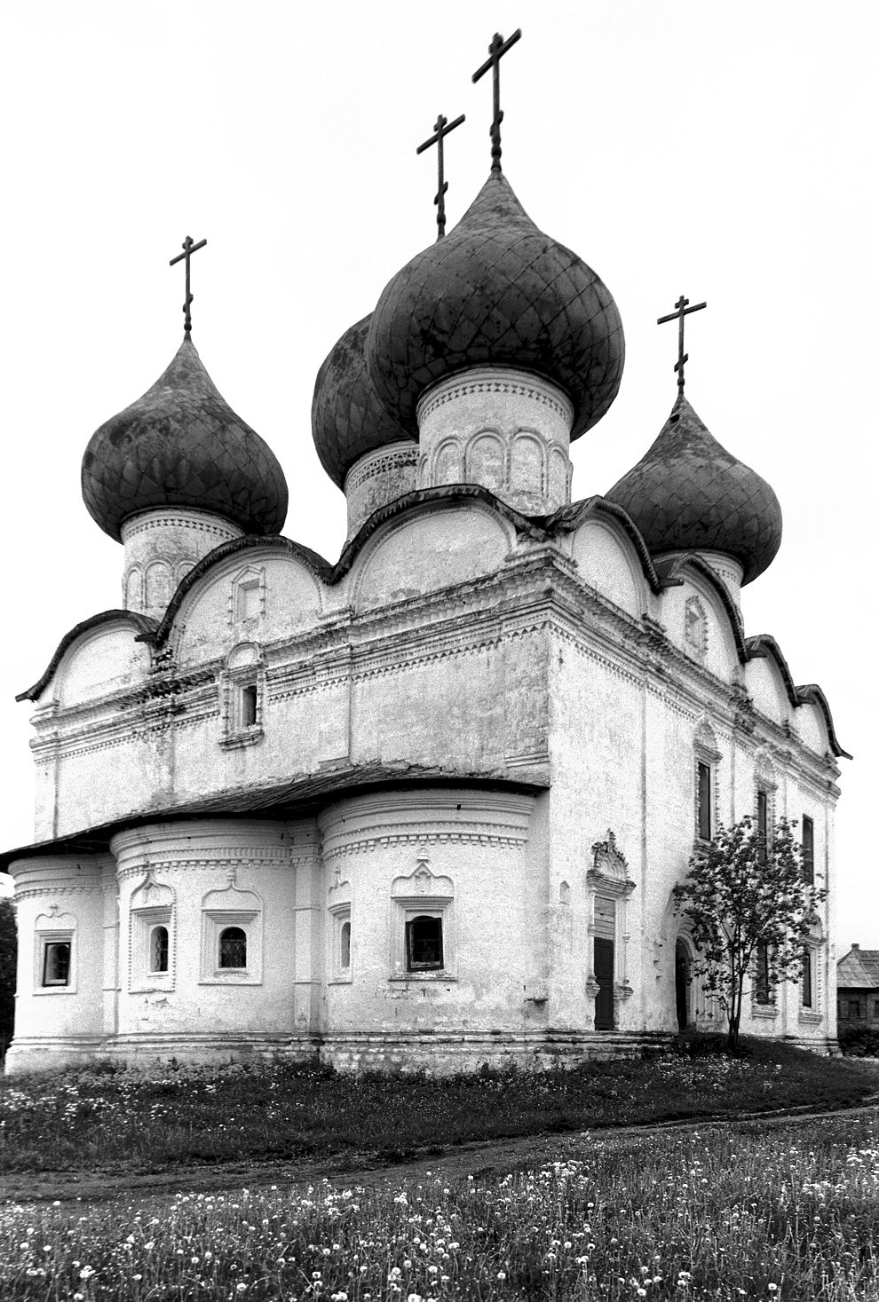 Kargopol
Russia. Arkhangelsk Region. Kargopol District
Church of the Resurrection
1998-06-23
© Photograph by William Brumfield