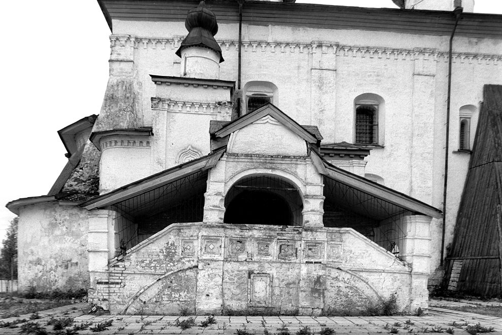 Kargopol
Russia. Arkhangelsk Region. Kargopol District
Cathedral of the Nativity of ChristBaranov embankment
1998-06-23
© Photograph by William Brumfield