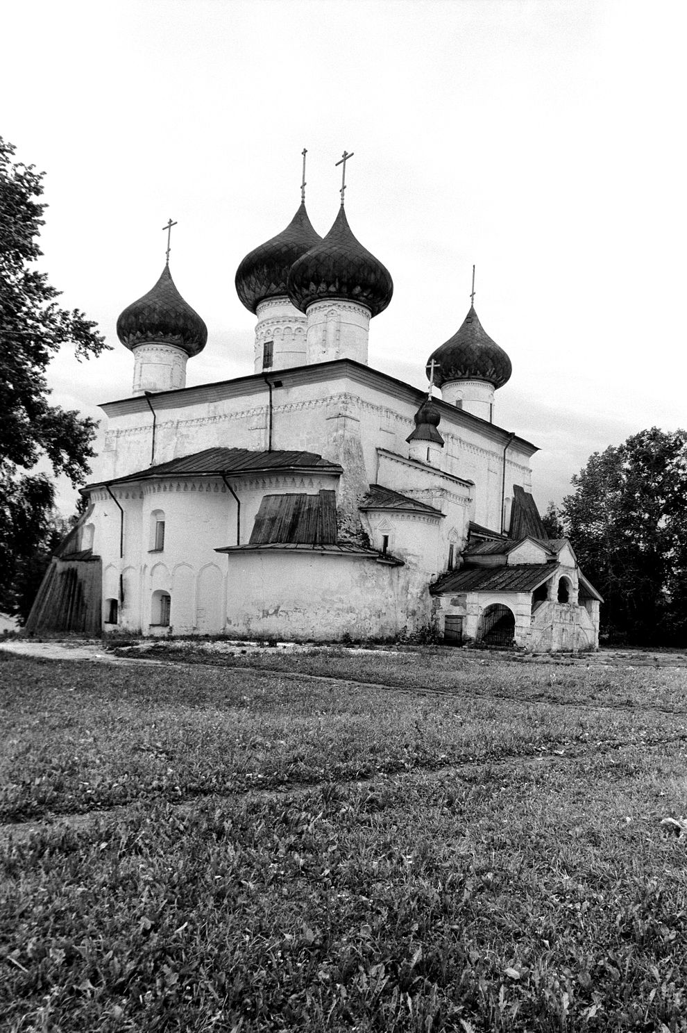 Каргополь, г.
Россия. Архангельская обл.. Каргопольский р-н
Собор Рождества ХристоваНабережная Баранова
1998-06-23
© Фотография Уильяма Брумфилда