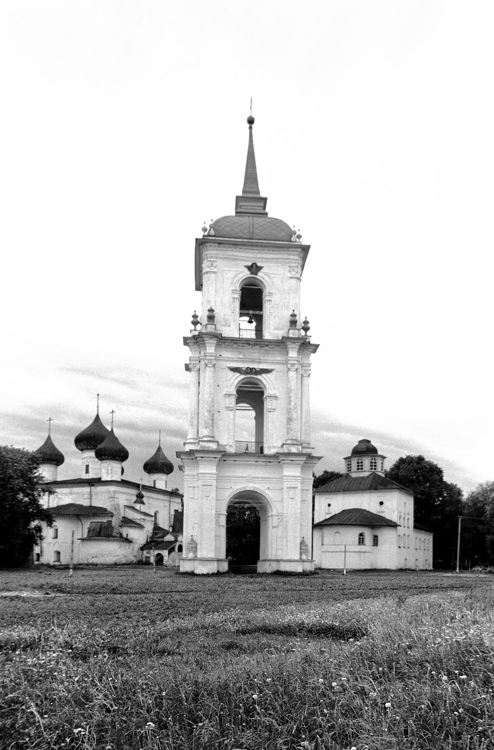 Kargopol
Russia. Arkhangelsk Region. Kargopol District
Church of the PresentationSobornaia Square
1998-06-23
© Photograph by William Brumfield