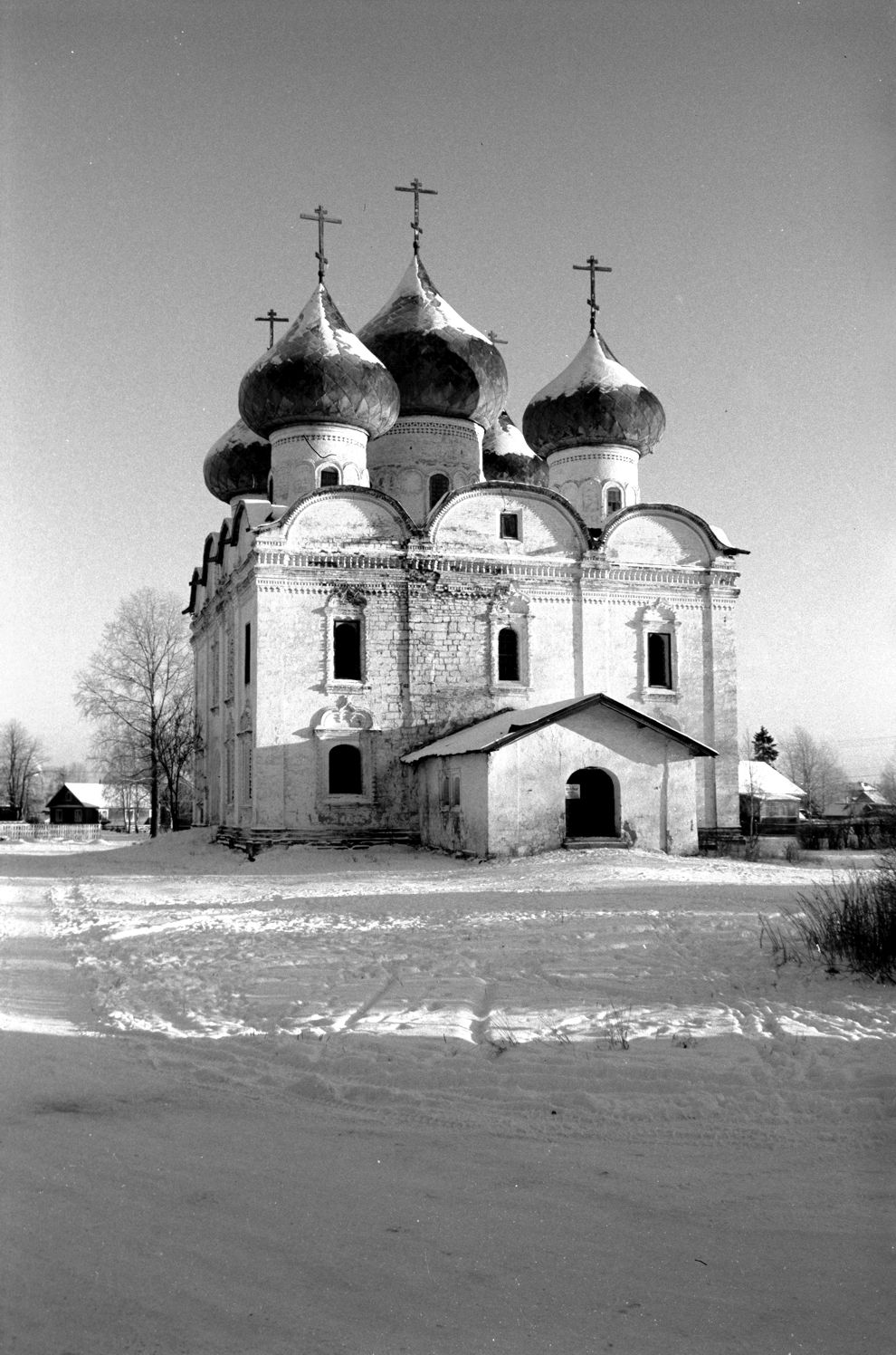 Kargopol
Russia. Arkhangelsk Region. Kargopol District
Church of the Resurrection
1999-11-25
© Photograph by William Brumfield