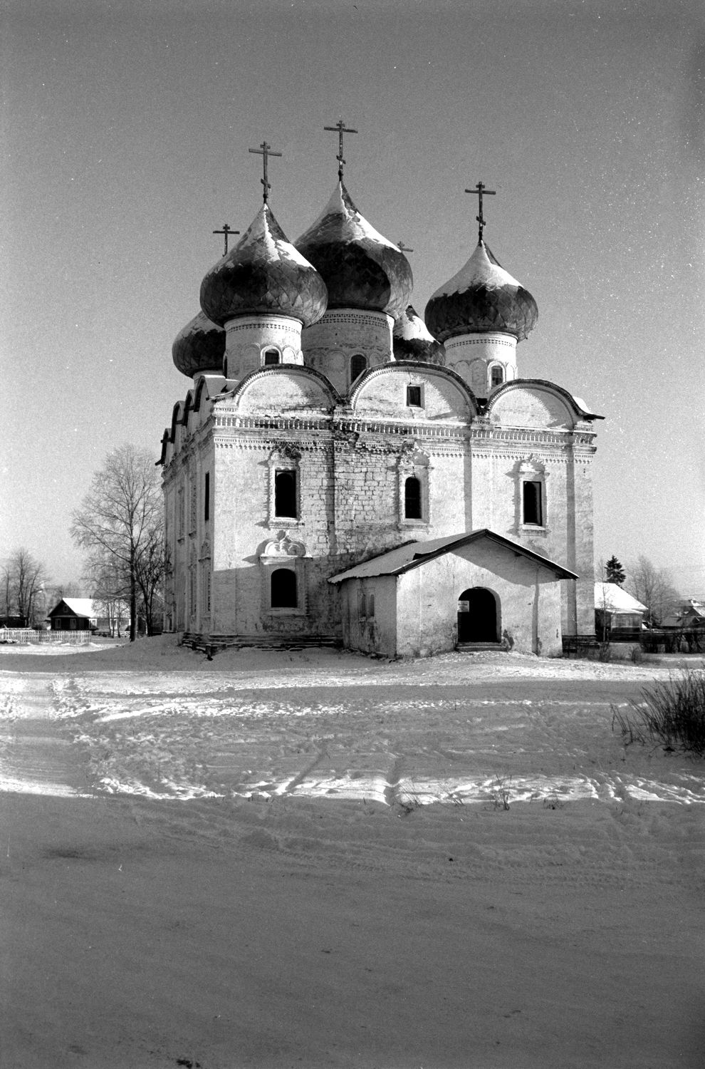 Каргополь, г.
Россия. Архангельская обл.. Каргопольский р-н
Церковь Воскресения Христова
1999-11-25
© Фотография Уильяма Брумфилда