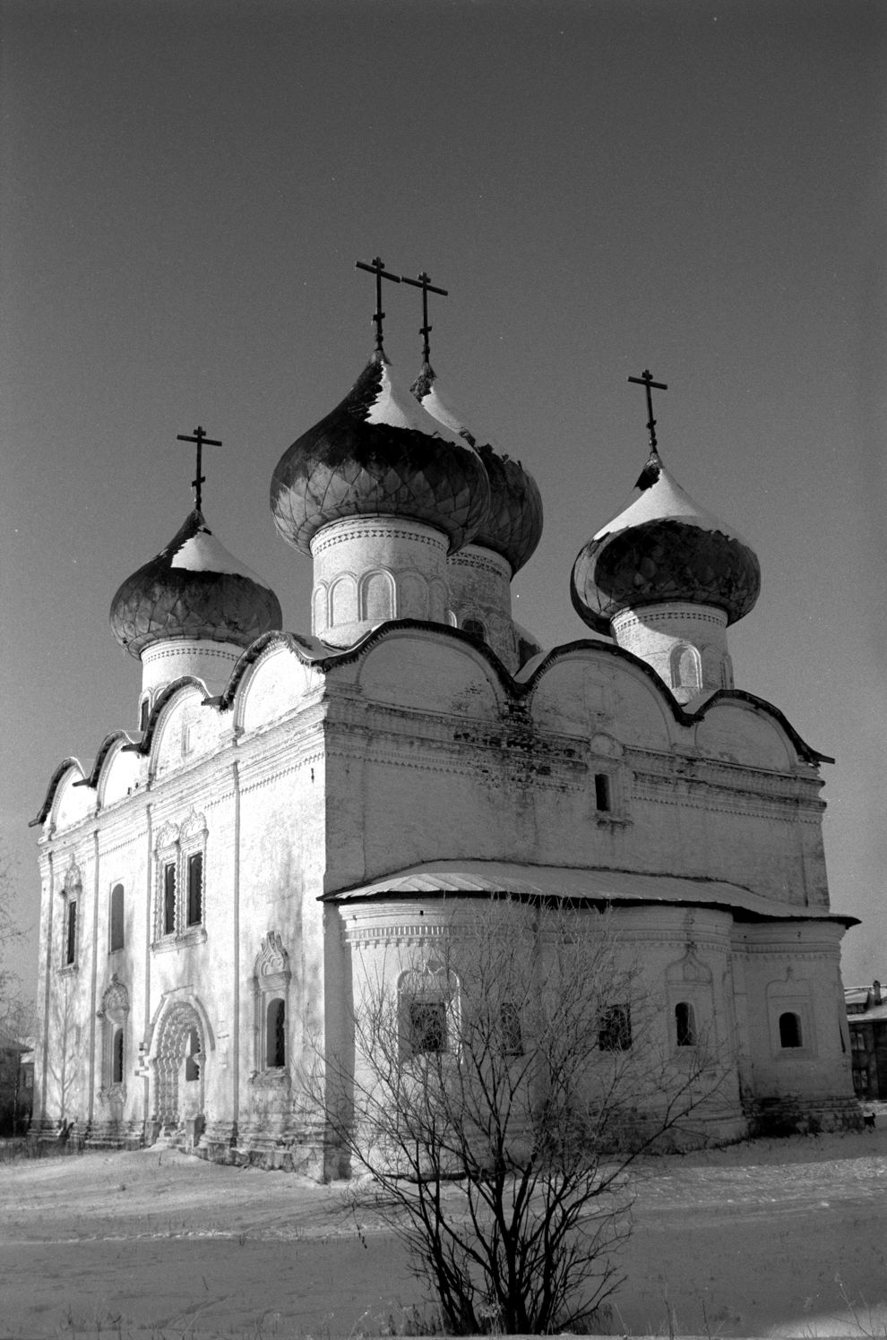 Kargopol
Russia. Arkhangelsk Region. Kargopol District
Church of the Resurrection
1999-11-25
© Photograph by William Brumfield