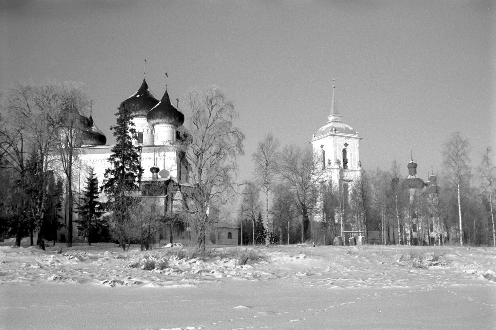 Kargopol
Russia. Arkhangelsk Region. Kargopol District
Church of the Nativity of John the BaptistSobornaia Square
1999-11-25
© Photograph by William Brumfield