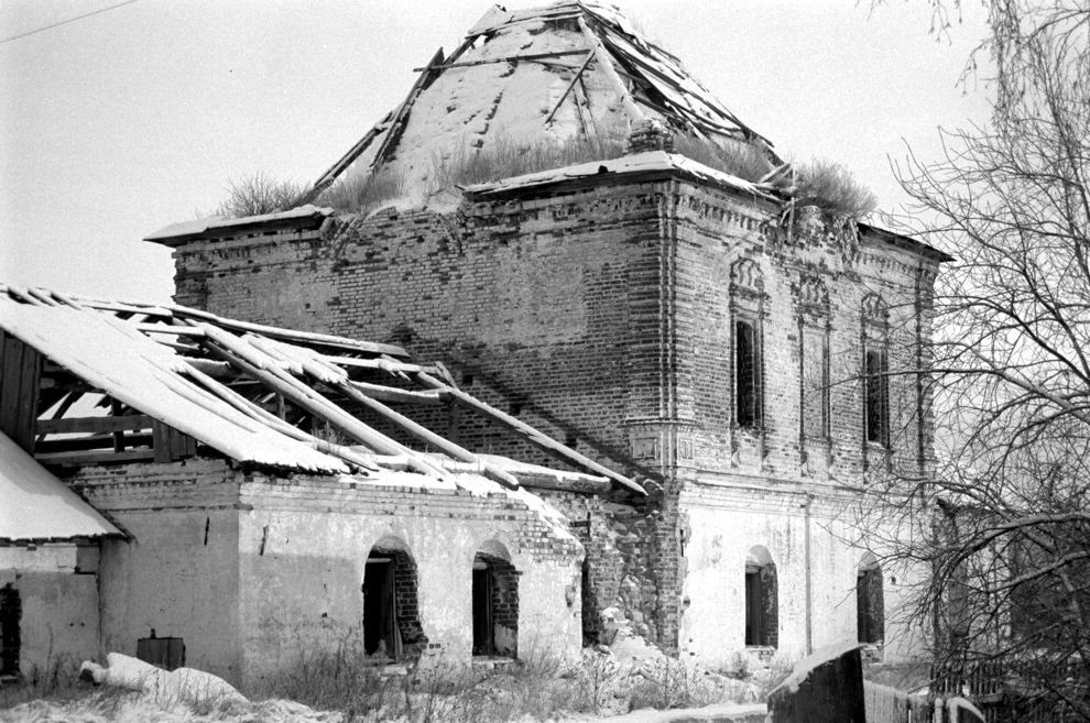 Ukhta
Russia. Arkhangelsk Region. Kargopol District
Church of Trinity
1999-11-26
© Photograph by William Brumfield