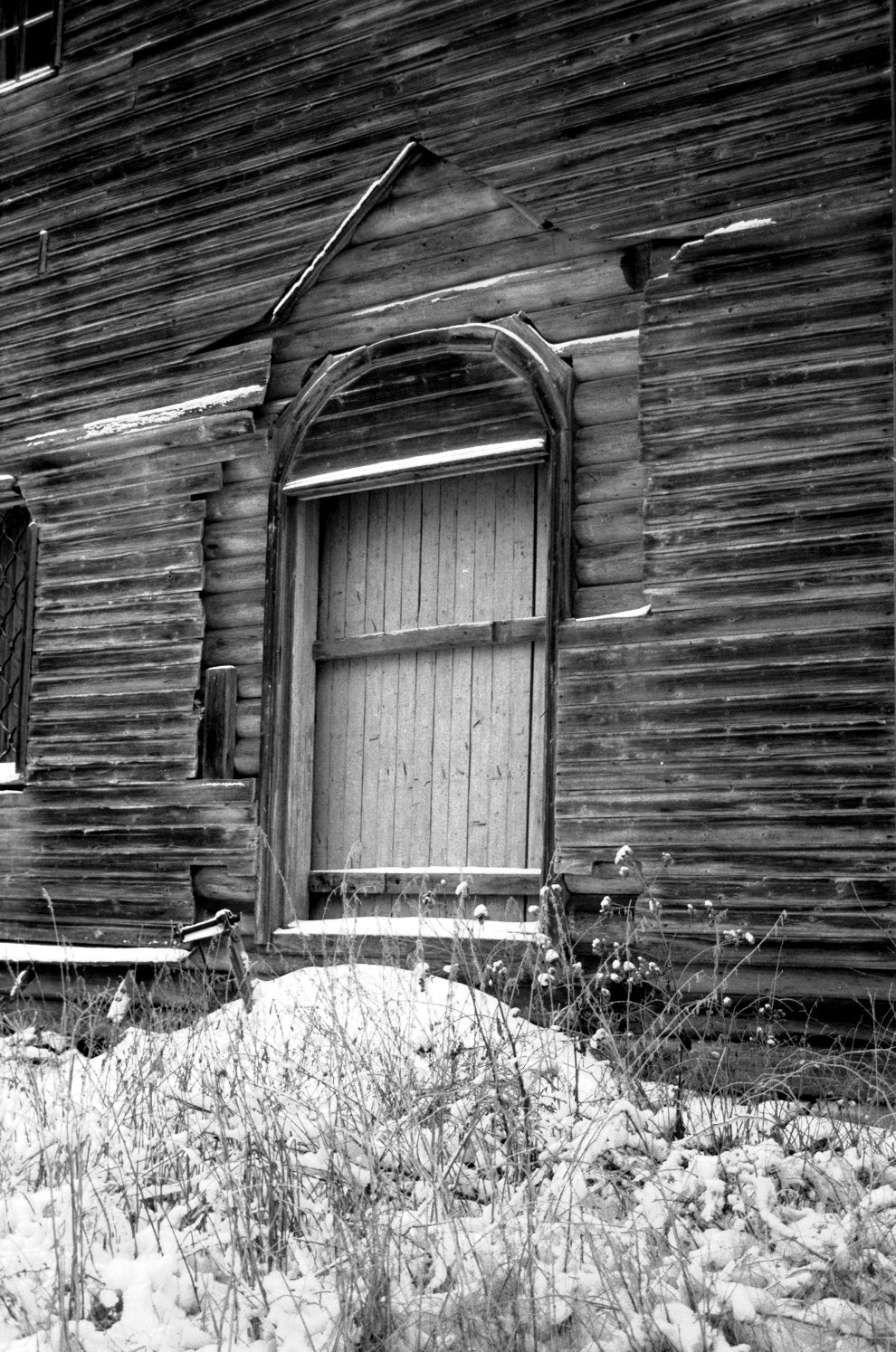 Lovzanga
Russia. Arkhangelsk Region. Kargopol District
Log church of Saint Nicholas
1999-11-26
© Photograph by William Brumfield