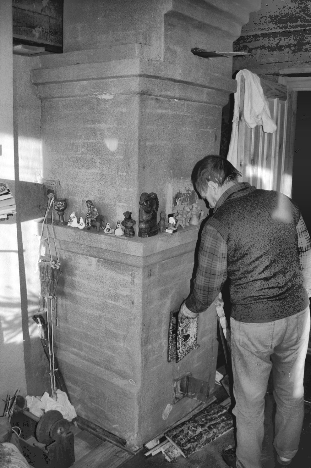 Kargopol
Russia. Arkhangelsk Region. Kargopol District
Vladimir Shevelov house
Kitchen
1999-11-26
© Photograph by William Brumfield