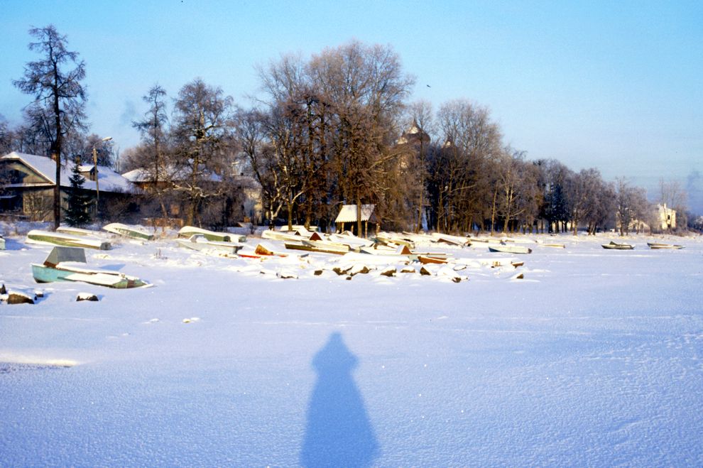 Kargopol
Russia. Arkhangelsk Region. Kargopol District
Embankment
1999-11-25
© Photographs by William Brumfield