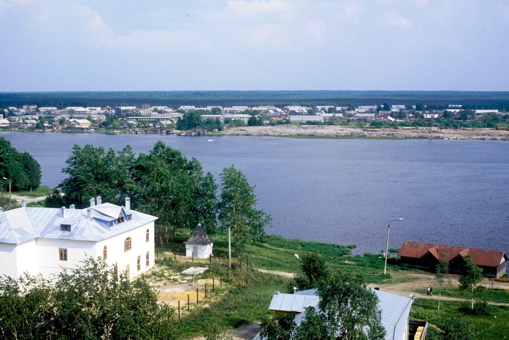 Каргополь, г.
Россия. Архангельская обл.. Каргопольский р-н
Виды Каргополя
Панорама с соборной колокольни
1998-06-15
© Фотографии Уильяма Брумфилда