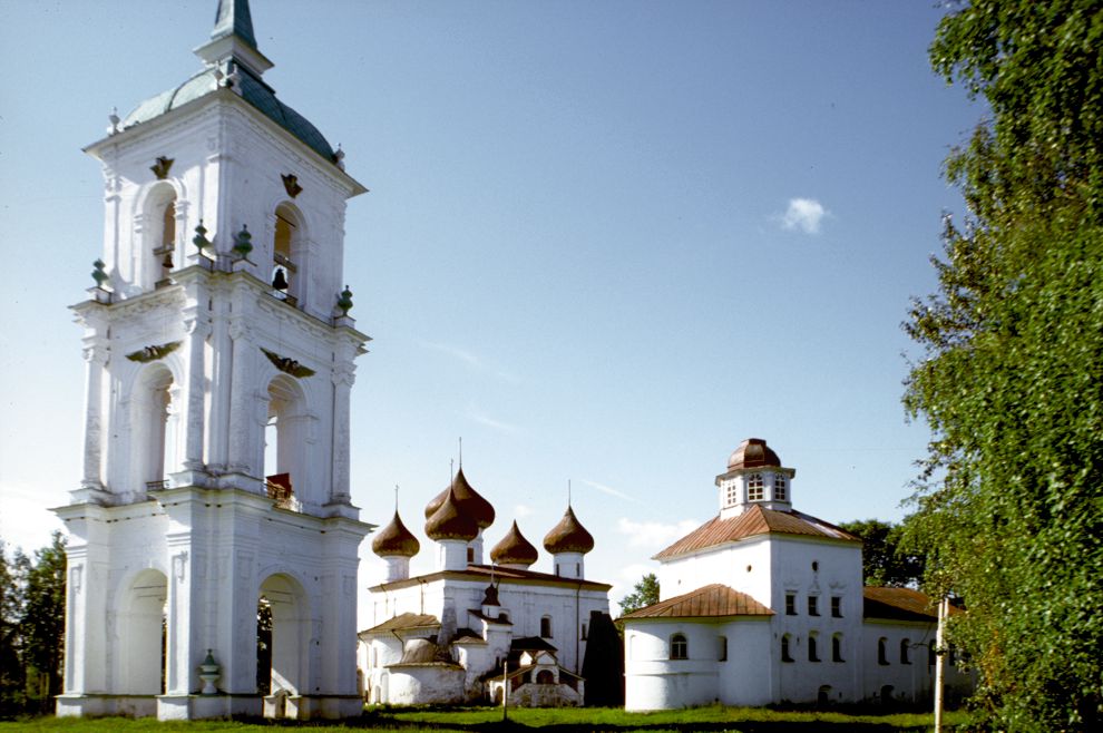 Kargopol
Russia. Arkhangelsk Region. Kargopol District
Church of the PresentationSobornaia Square
1998-07-28
© Photographs by William Brumfield