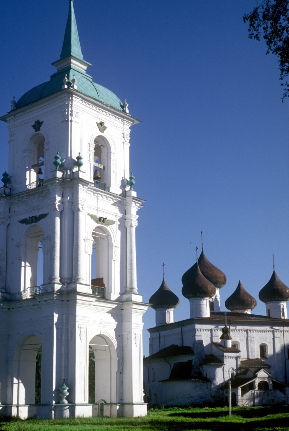 Kargopol
Russia. Arkhangelsk Region. Kargopol District
Cathedral of the Nativity of ChristBaranov embankment
1998-07-28
© Photographs by William Brumfield