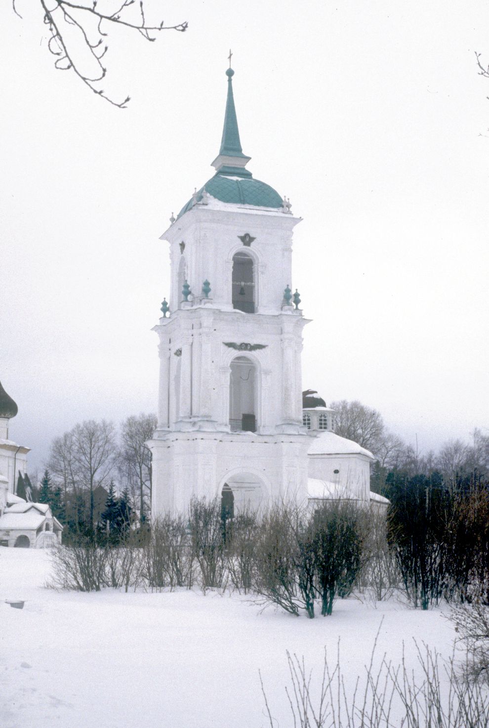 Kargopol
Russia. Arkhangelsk Region. Kargopol District
Cathedral bell towerSobornaia Square
1998-02-27
© Photographs by William Brumfield