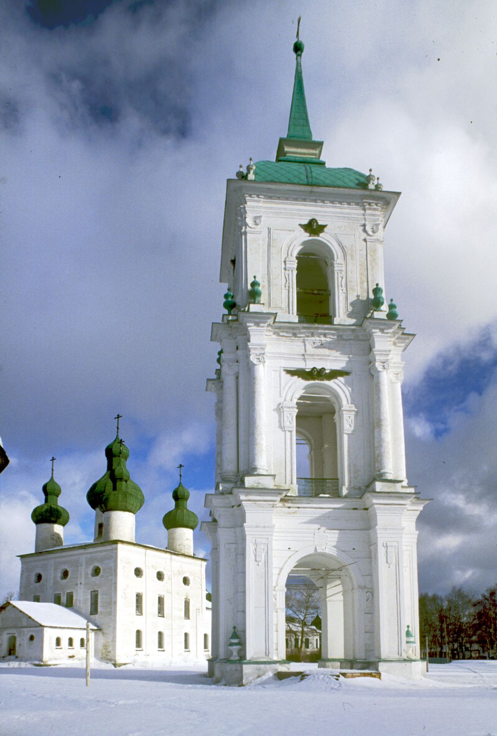 Kargopol
Russia. Arkhangelsk Region. Kargopol District
Church of the Nativity of John the BaptistSobornaia Square
1998-03-01
© Photographs by William Brumfield