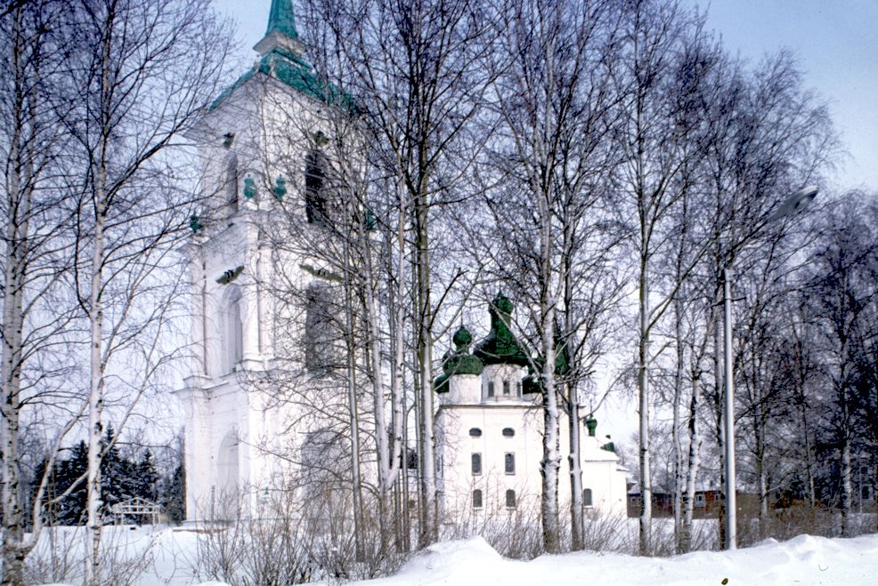 Kargopol
Russia. Arkhangelsk Region. Kargopol District
Church of the Nativity of John the BaptistSobornaia Square
1998-02-27
© Photographs by William Brumfield