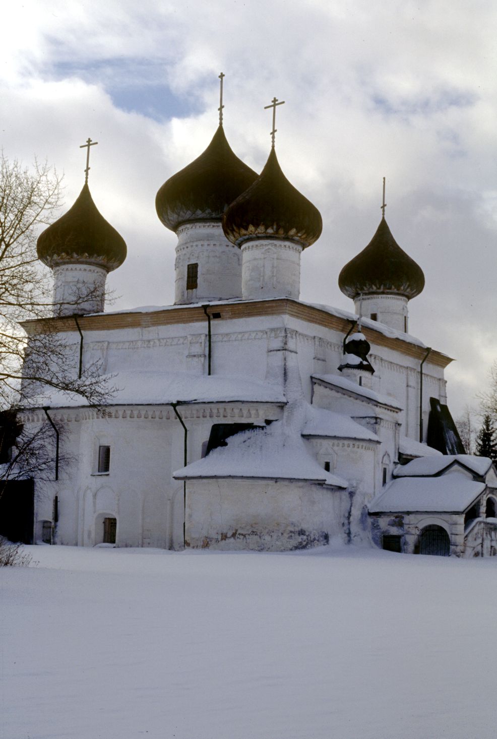 Kargopol
Russia. Arkhangelsk Region. Kargopol District
Cathedral of the Nativity of ChristBaranov embankment
1998-02-27
© Photographs by William Brumfield