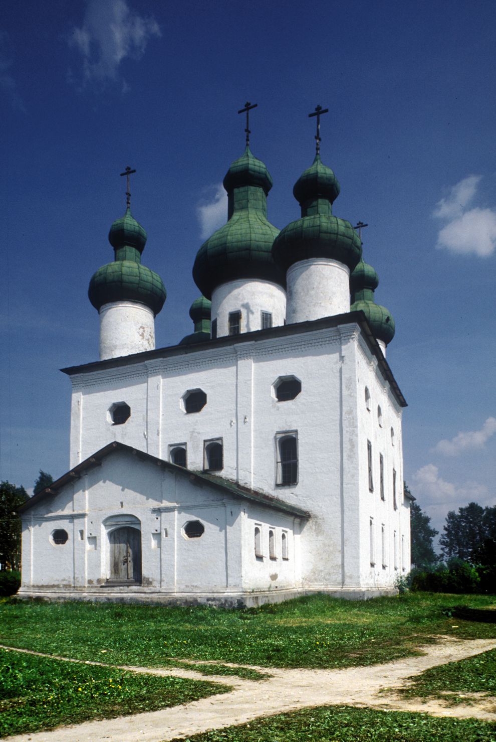 Kargopol
Russia. Arkhangelsk Region. Kargopol District
Church of the Nativity of John the BaptistSobornaia Square
1998-06-15
© Photographs by William Brumfield