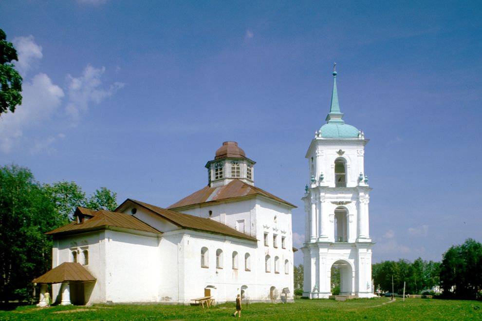 Kargopol
Russia. Arkhangelsk Region. Kargopol District
Church of the PresentationSobornaia Square
1998-06-15
© Photographs by William Brumfield