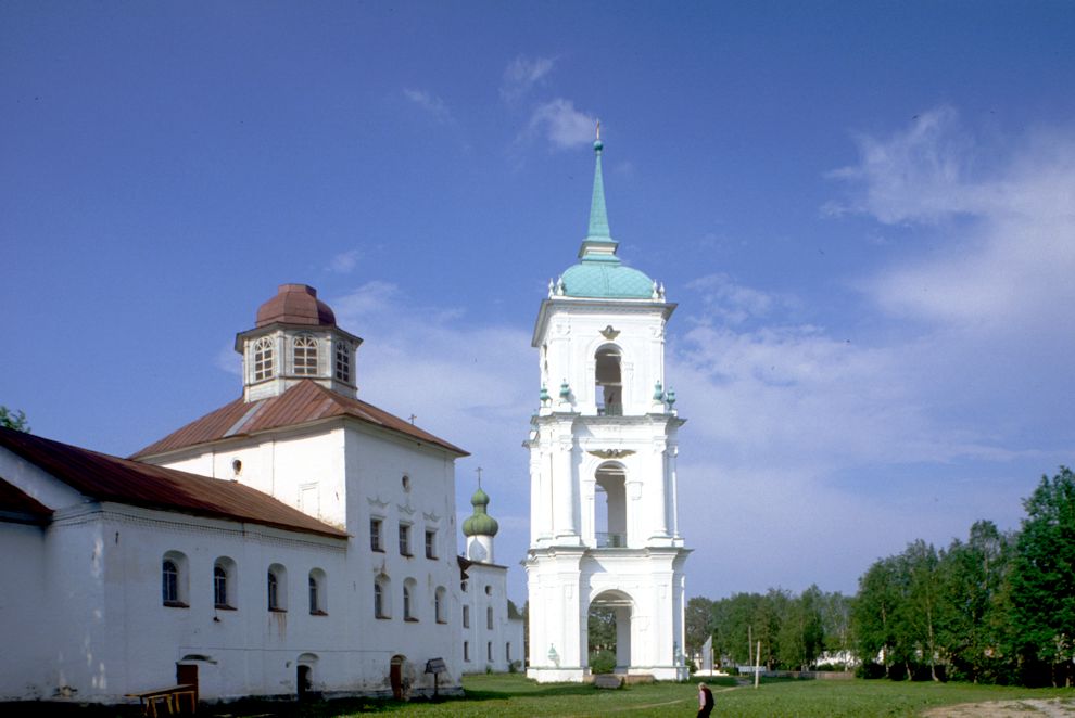 Kargopol
Russia. Arkhangelsk Region. Kargopol District
Church of the PresentationSobornaia Square
1998-06-15
© Photographs by William Brumfield