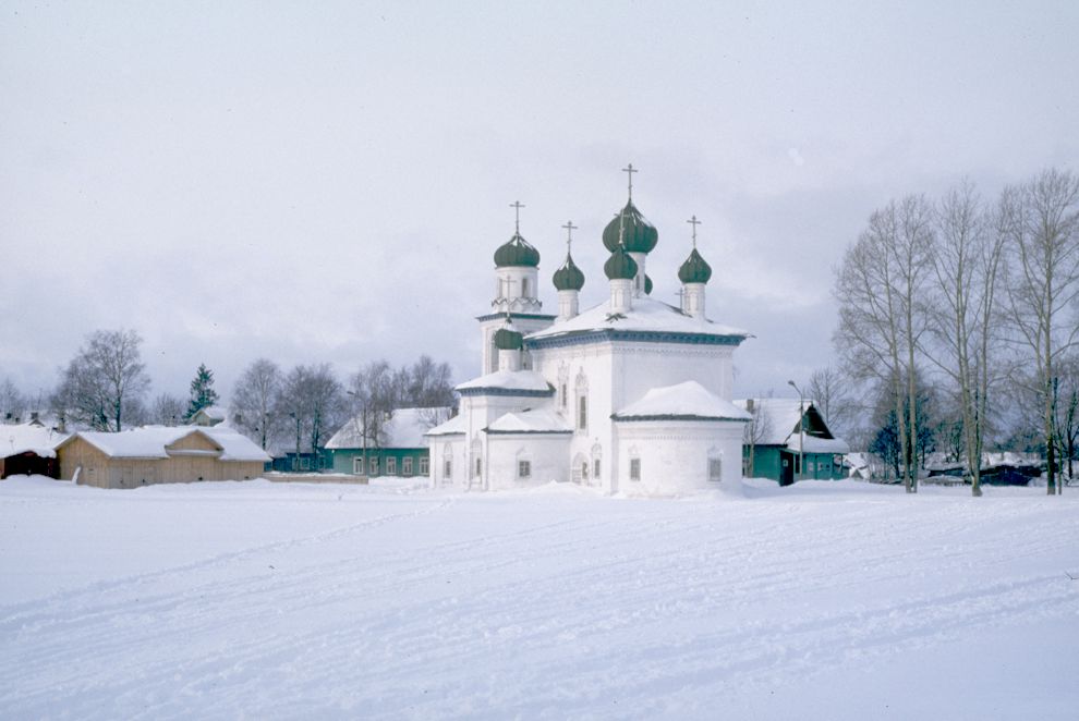 Каргополь, г.
Россия. Архангельская обл.. Каргопольский р-н
Церковь Рождества Пресвятой БогородицыЛенина ул. 32
1998-02-27
© Фотографии Уильяма Брумфилда