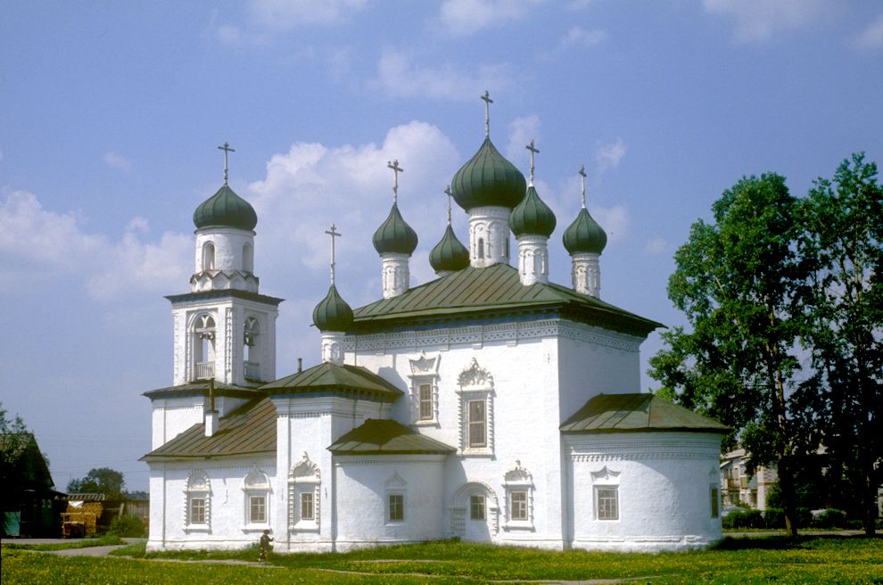 Каргополь, г.
Россия. Архангельская обл.. Каргопольский р-н
Церковь Рождества Пресвятой БогородицыЛенина ул. 32
1998-06-15
© Фотографии Уильяма Брумфилда