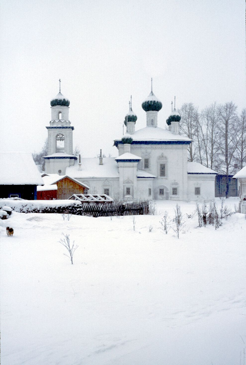 Каргополь, г.
Россия. Архангельская обл.. Каргопольский р-н
Церковь Рождества Пресвятой БогородицыЛенина ул. 32
1999-01-04
© Фотографии Уильяма Брумфилда