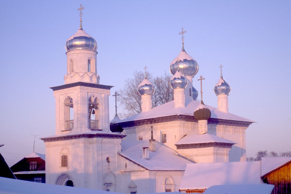 Каргополь, г.
Россия. Архангельская обл.. Каргопольский р-н
Церковь Рождества Пресвятой БогородицыЛенина ул. 32
1999-11-25
© Фотографии Уильяма Брумфилда