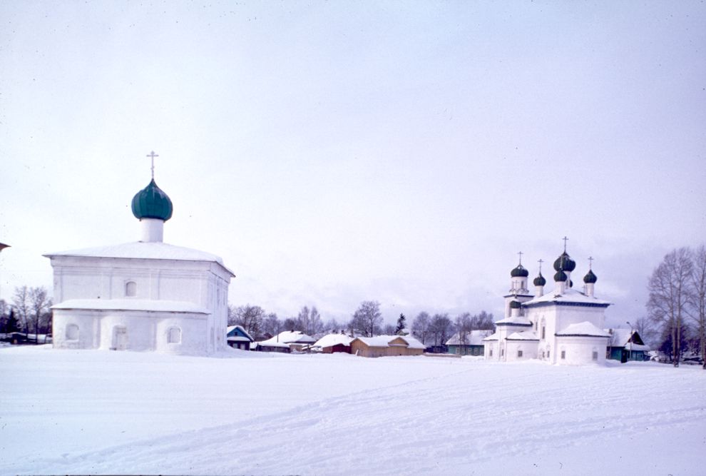 Kargopol
Russia. Arkhangelsk Region. Kargopol District
Churches of Saint NicholasStaraia Torgovaia square
1998-02-27
© Photographs by William Brumfield