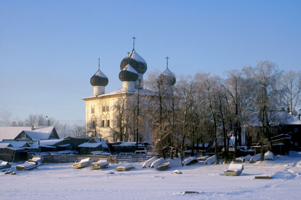 Каргополь, г.
Россия. Архангельская обл.. Каргопольский р-н
Церковь Благовещения Пресвятой БогородицыСтарая Торговая пл.
1999-11-25
© Фотографии Уильяма Брумфилда