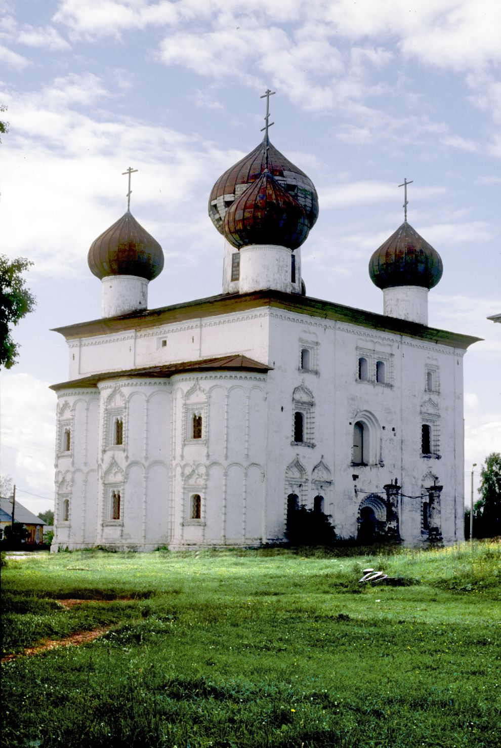 Kargopol
Russia. Arkhangelsk Region. Kargopol District
Churches of the AnnunciationStaraia Torgovaia square
1998-07-28
© Photographs by William Brumfield