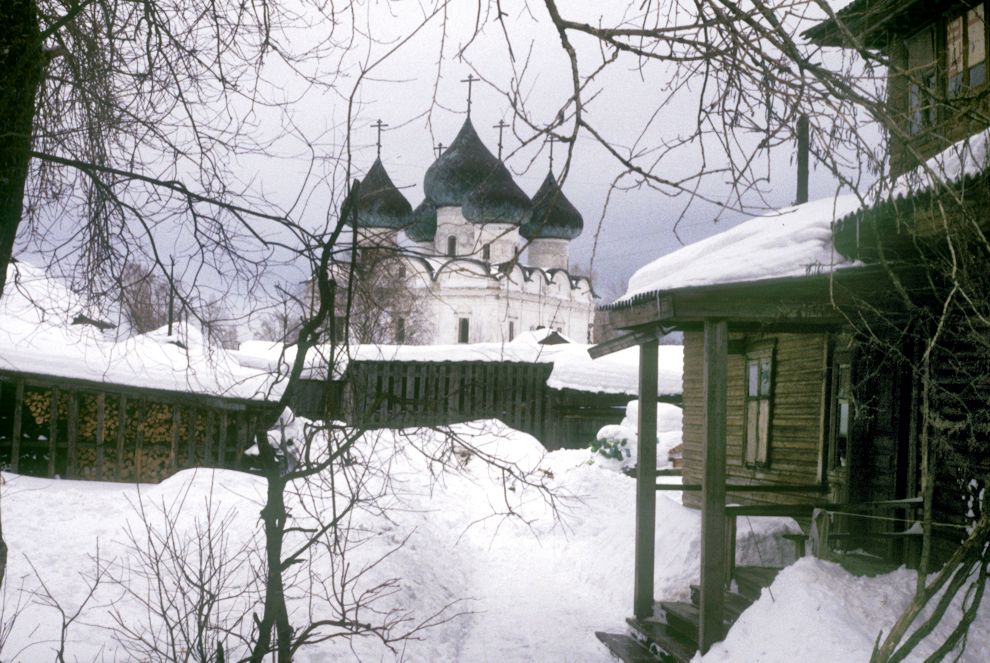 Kargopol
Russia. Arkhangelsk Region. Kargopol District
Church of the Resurrection
1998-02-27
© Photographs by William Brumfield