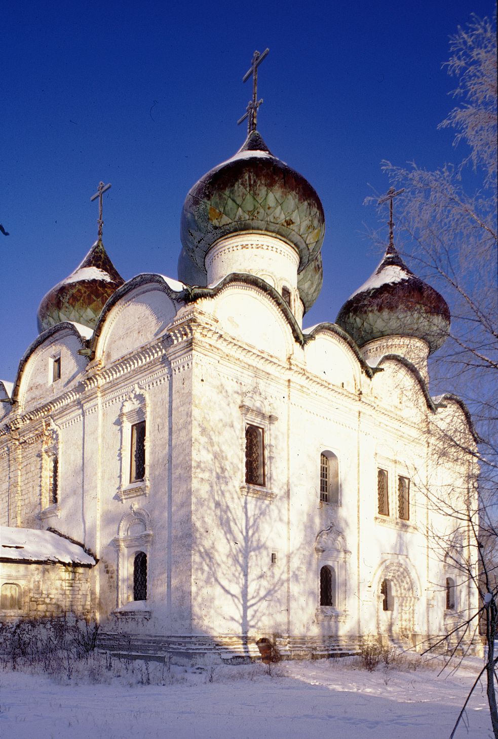 Kargopol
Russia. Arkhangelsk Region. Kargopol District
Church of the Resurrection
1999-11-25
© Photographs by William Brumfield