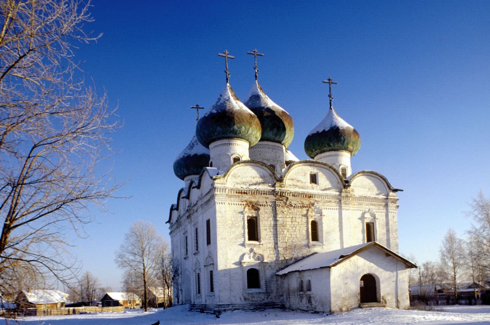 Kargopol
Russia. Arkhangelsk Region. Kargopol District
Church of the Resurrection
1999-11-25
© Photographs by William Brumfield