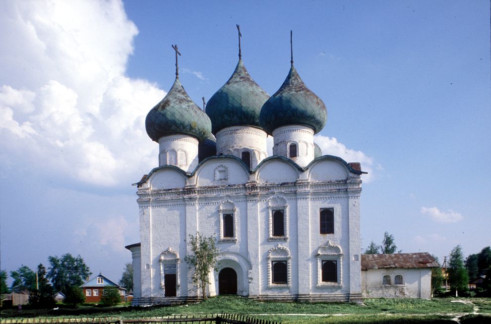 Kargopol
Russia. Arkhangelsk Region. Kargopol District
Church of the Resurrection
1998-06-16
© Photographs by William Brumfield